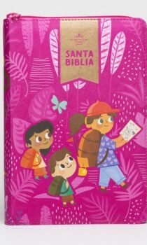 Biblia Interactiva para Niñas Letra Grande – Rosa Símil Piel esta Biblia interactiva los niños podrán leer la Biblia con un tamaño práctico, y disfrutar las enseñanzas de la palabra de Dios al ver escenas de la Biblia literalmente saltar de la página a través de una aplicación descargable que les permite ver las imágenes en un formato de realidad aumentada y al mismo tiempo escuchar la narración del evento. Junto a sus padres, los niños podrán disfrutar las secciones de Conexiones con Cristo y las Grandes preguntas y respuestas que muestran cómo la historia de Dios se desarrolla desde el inicio del tiempo y cómo nosotros encajamos en Su plan. Las actividades exclusivas, las imágenes de realidad aumentada y relatos en audio son el complemento perfecto al texto de la Reina Valera 1960, la versión preferida en español. CONTENIDO Palabras de Jesús en rojo Ilustraciones que aumentan con la aplicación ByH Niños ES Preguntas y respuestas Sección de Juegos y Actividades Panorama Histórico de la Biblia Introducción y bosquejo a cada libro Armonía de los Evangelios Cómo leer y entender la Biblia Nombres y atributos de Jesús Palabras de aliento Concordancia Cinta Marcadora El tipo de letra (12 pts), la hace la Biblia compacta más legible, ideal para los pequeños. Contenido exclusivo para los niños: imágenes interactivas de realidad aumentada, y hojas de actividades que harán de la lectura de la Palabra una experiencia inolvidable. Póster con plan de lectura incluido para que los niños lo coloquen en sus padres y realicen un seguimiento de su lectura diaria de la Biblia.