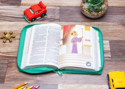 Biblia Interactiva para Niños Letra Grande – Rosa Símil Piel - Imagen 4