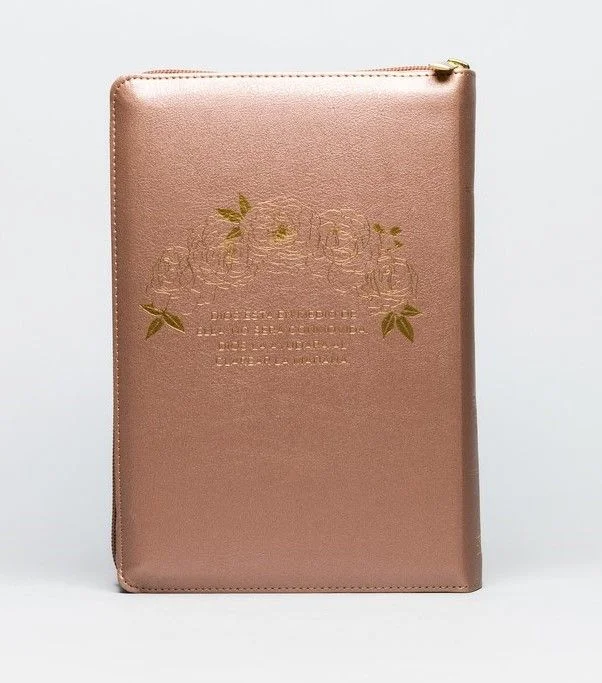 Biblia Tamaño Manual Letra Gigante con Índice y Cierre – Rosa Perla Símil Piel - Imagen 4